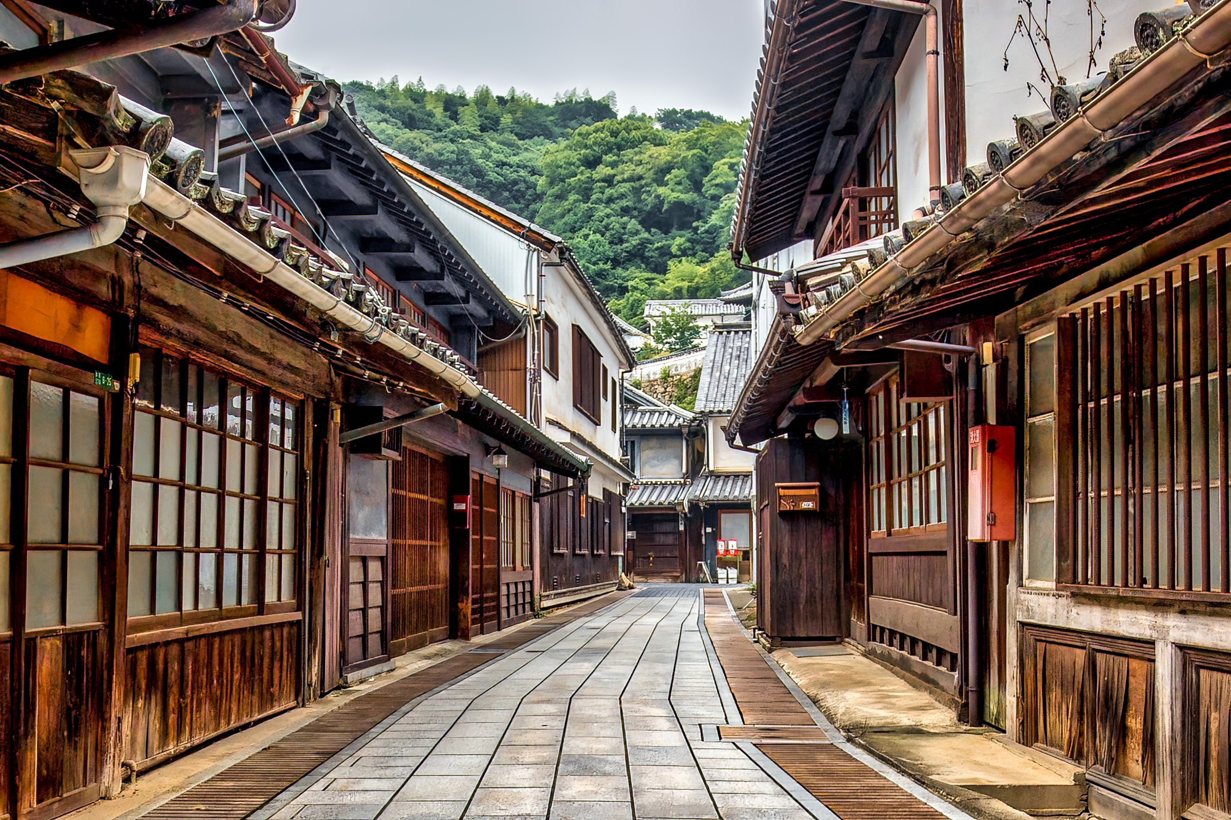 歴史ある町の旅